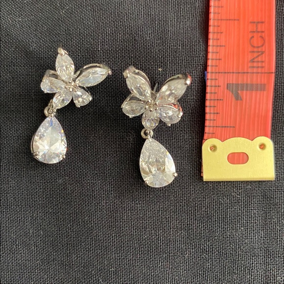 CZ luxury pineapple necklace/earring set. NWOT. - Picture 6 of 8